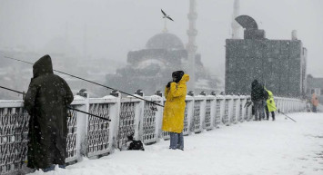 İstanbul’da kar yüzünü gösterdi: Meteoroloji yeni uyardı!