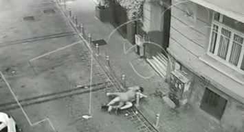 İstanbul'da köpekli gasp kamerada: Pitpulla böyle gasp etiler!