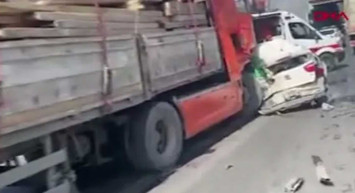 İstanbul'da korkunç zincirleme kaza! İş çıkışı trafik kilitlendi: Yaralılar var