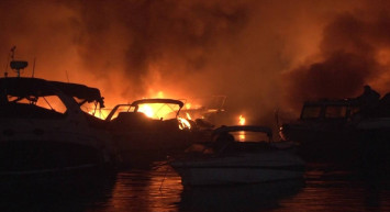 İstanbul’da korkutan anlar: Yat limanındaki tekneler alev aldı