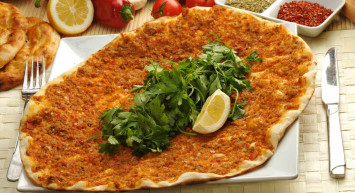 İstanbul'da lahmacun tartışması! 15 TL'ye veya 40 liraya lahmacun olur mu?