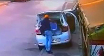 İstanbul'da levyeli soygun! 80 bin liralık sigaraları ekmek sepetine doldurup kaçtılar: O anlar kameralara yansıdı