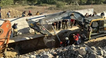 İstanbul'da Şantiye Faciası: Tuzla'daki Göçükte 2 İşçi Hayatını Kaybetti