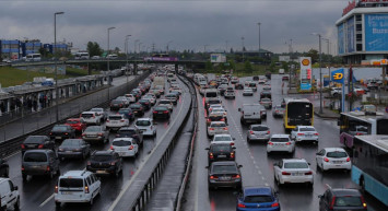 İstanbul’da trafik yeni hafta yoğun başladı: Kilit noktalarda uzun araç kuyrukları oluştu