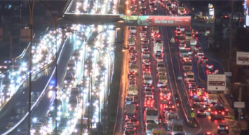İstanbul'da trafik yine kilitlendi