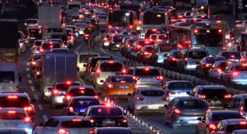 İstanbul'da Trafik Yoğunluğu Yüzde 60'a Ulaştı: Köprüler ve Bağlantı Yolları Durma Noktasında