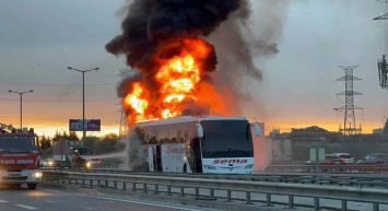 İstanbul’da yangın paniği: Otobüsler art arda alevlendi