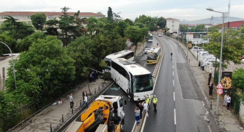 İstanbul'da zincirleme kaza! Ortalık savaş alanına döndü, çok sayıda yaralı var!
