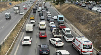 İstanbul’dan bayram tatili kaçışı: Sokaklar boşaldı trafik yoğunluğu arttı