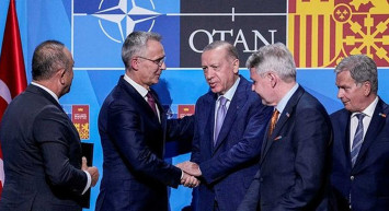 İsveç ve Finlandiya NATO'ya girebilecek mi? Türkiye'nin zaferi dünya basınında: İsveç ve Finlandiya PYD/YPG ve FETÖ'ye destek sağlamayacak!