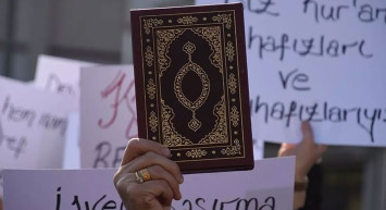 İsveç’teki hain gösterilere dünya ülkelerinden tepkiler sürüyor