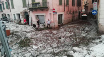 İtalya fırtına ve dolu kaosu: 1 ölü, 110 yaralı var