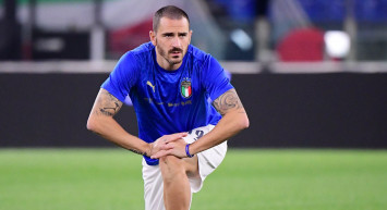 İtalya kaptanı Leonardo Bonucci, Türkiye maçı öncesi Merih Demiral'ı gördüğü gibi sarılacağını ancak maç başladığı an rakip olacaklarını söyledi