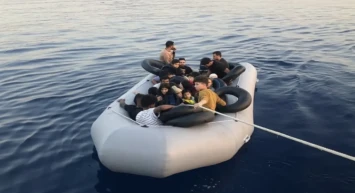 İzmir Açıklarında 86 Düzensiz Göçmen Yakalandı