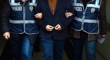 İzmir açıklarında aksiyon dolu anlar: Tekne kaptanı bakın kim çıktı