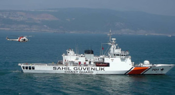 İzmir’de facia gibi olay: Balıkçı teknesi denize gömüldü! 3 ölü, 2 kayıp var