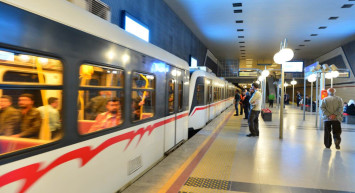 İzmir’de işçiler greve gitti: Seferler durdu