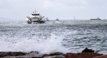 İzmir’de olumsuz hava ulaşımı etkiledi: İZDENİZ, vapur seferlerini iptal etti!