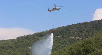 İzmir’de yangına müdahale eden helikopter düştü: Bakan Yumaklı’dan açıklama geldi
