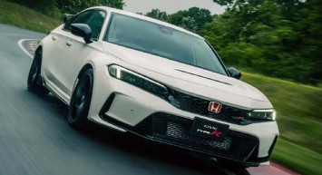 Japon otomotiv devi otomobil tutkunlarını çıldırtacak bir modelle piyasada: Honda Civic TypeR yeni 2023 modelini görücüye çıkardı. Honda Civic Type R ne kadar? Türkiye'de var mı?