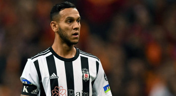 Josef De Souza Türkiye'ye döndü! Yeni takımıyla pozunu verdi