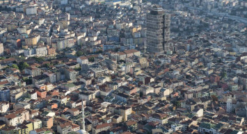 Kaçak kat değil apartman çıkmışlar: Deprem sonrası İstanbul Bağcılar’daki bina gündem oldu