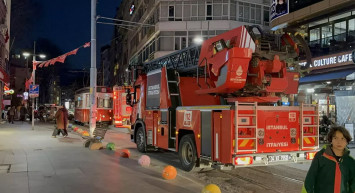Kadıköy'de tüyleri diken diken eden ölüm: Torununu kurtarsa da yaşlı kadın tramvayın altında can verdi