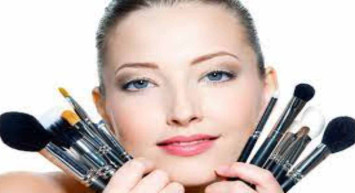 Kadınlar 10 yaş daha genç gösterebilirsiniz! Kadınlar için bilinmeyen 6 makyaj hilesi