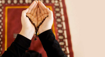 Kadir gecesi adetli olan kadın ne yapmalı, ibadet etmeli? Kadir gecesi regl olanlar ibadetlerini nasıl yapmalı? Diyanet açıklaması