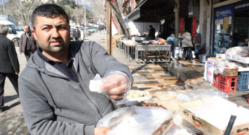 Kahramanmaraş’ta hayat yavaşça normale dönüyor: Esnaf dükkanlarını açmaya başladı