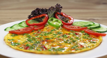 Kahvaltıda beyin sağlığı İçin: Canan Karatay'ın fırında domatesli yumurta tarifi