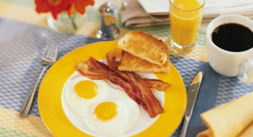 Kahvaltıda sık yapılan hata: Yumurta ve çayı aynı anda tüketmeyin!