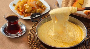 Kahvaltılara lezzet katacak: Pratik ve lezzetli mıhlama nasıl yapılır? Mıhlama malzemeleri ve tarifi