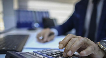 Kamuda tasarruf önlemleri genişliyor: Ulaşım araçlarla değil servis ve toplu taşımayla yapılacak