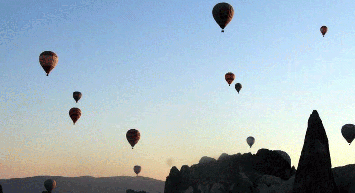 Kapadokya'da Olumsuz Hava Şartları Nedeniyle Balon Turları İptal Edildi