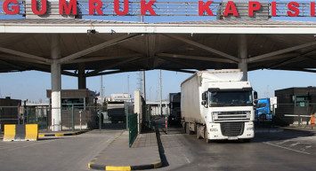 Kapıkule'de inanılmaz olay: Tırın kasasında kaçak uçak yakalandı!