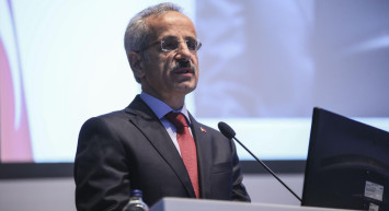 Kar Alarmı: 13 Bin Personel, 12 Bin 866 Makineyle Yollar Açık Tutuluyor