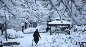 Kar yağışı başladı: Ankara ve o illerde etkisini gösteren yağış tüm gün sürecek!