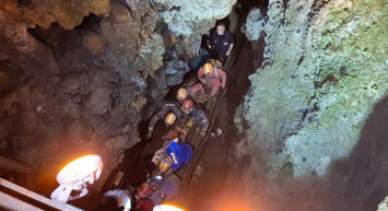 Karabük’te 12 saat sonra gelen mucize! Türkiye’nin 4. büyük mağarasında Zipline’dan düşerek yaralanan rehber zorlu mücadele sonucu kurtarıldı