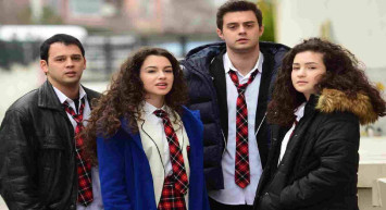 Kardeşlerim Dora diziden ayrıldı mı, neden ayrıldı? Kardeşlerim Ilgaz Kaya neden diziden ayrıldı?