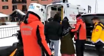 Karın Kapattığı Köyde ki Hamile Kadını JAK Timi Kurtardı