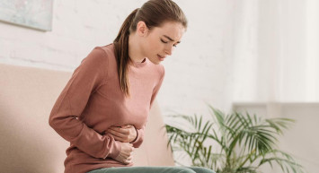 Karın şişliği neden olur? Karın şişliğin iyi gelen bitkisel çaylar ve çözümler nelerdir? Evde karın şişliği tedavisi için bitkisel öneriler