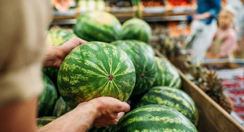 Karpuz seçerken nelere dikkat edilir? Kelek ve taze karpuz nasıl ayırt edilir? Tatlı ve sulu karpuzun 7 özelliği