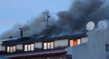 Kars'taki iftar saatindeki yangın büyük paniğe neden oldu: İtfaiye ekipleri zor anlar yaşadı