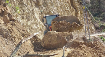 Kastamonu'da Heyelan: Cide-Doğanyurt-İnebolu karayolu ulaşıma Kapandı