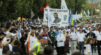 Katledilen Binlerce Boşnak Anısına 'Barış Yürüyüşü' Düzenlendi