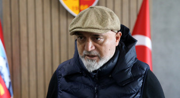 Kayserispor Teknik Direktörü Hikmet Karaman'dan Transfer Açıklaması