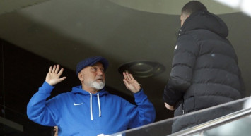 Kayserispor'un, Konyaspor'a 3-2 kaybetmesi sonrasında taraftarlar Hikmet Karaman'ı istifaya çağırdı!