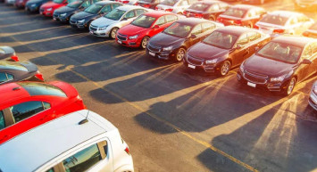 Kemal Kılıçdaroğlu'nun çıkışı ve TOGG'daki gelişmeler gündemi meşgul ediyor! Peki Türkiye'deki en ucuz otomobiller hangileri? Fiat, Kia ve Hyundai yarışıyor!