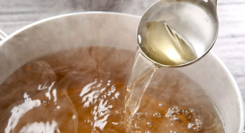 Kemik suyu neye iyi gelir, faydaları nelerdir, ne sıklıkla tüketilmeli? Kemikler için doğal ilaç olan kemik suyunun yararları